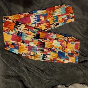 Castle design leggings